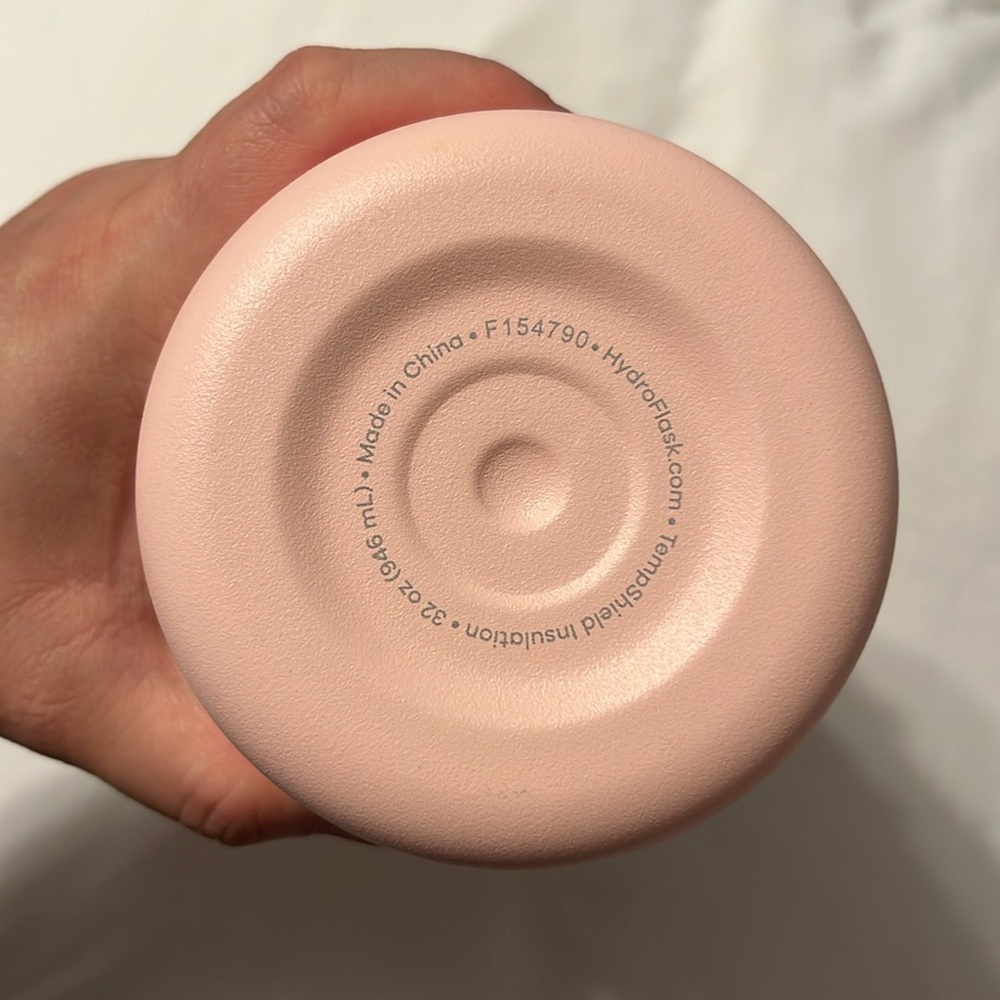 Hydroflask Original Dogwood “Strawberry Milk” With Matching Boot - Picture 4 of 11